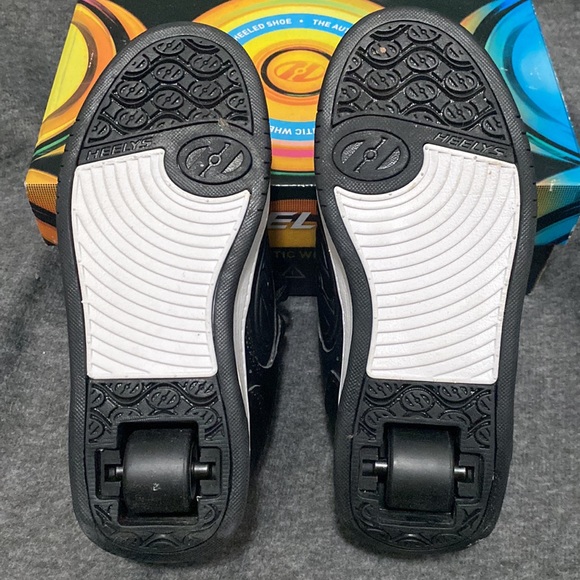 HEELYS - Picture 8 of 13